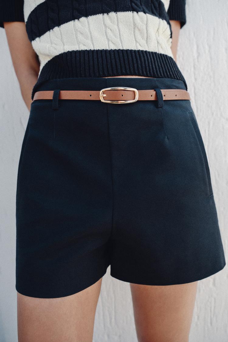 PANTALONES CORTOS BERMUDA DE CINTURA SUBIDA CON CINTURÓN
