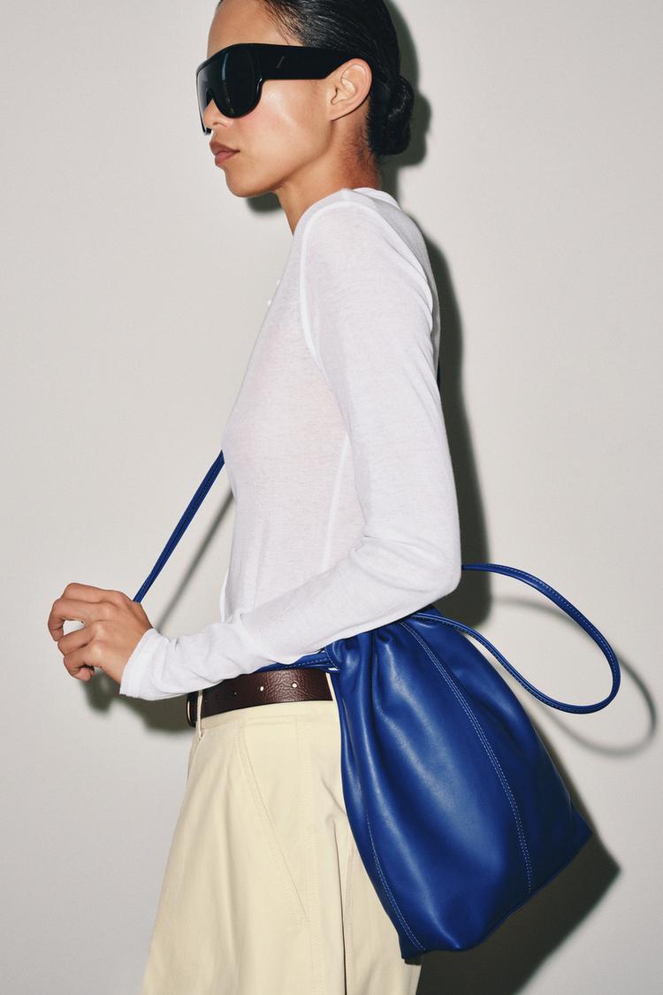 BOLSO A BANDOLERA FRANZIDA EN PIEL